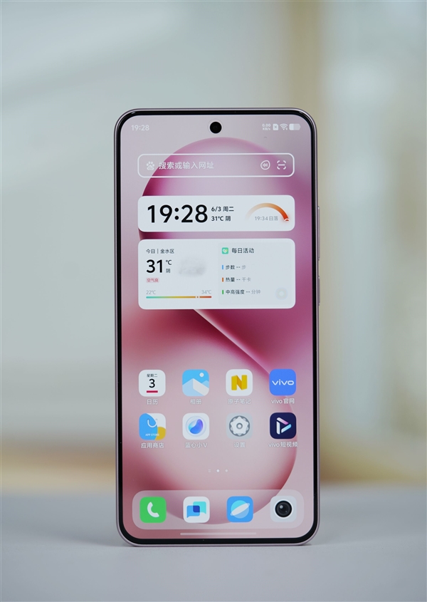手感絕佳純直屏！vivo S30桃桃粉圖賞