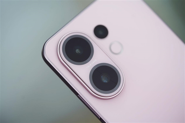 手感絕佳純直屏！vivo S30桃桃粉圖賞