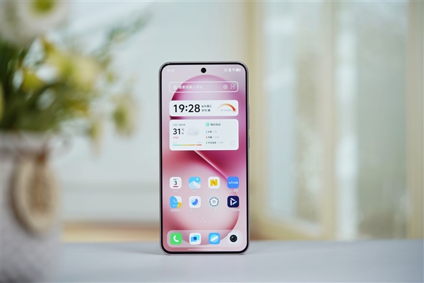 手感絕佳純直屏！vivo S30桃桃粉圖賞