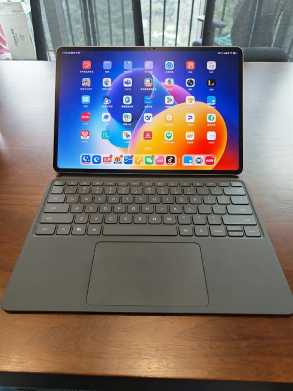 萬元內平板強音質！榮耀MagicPad 3搭載八揚聲器 功率比藍牙音箱還高